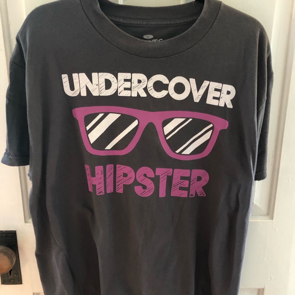 🕶 Undercover Hipster men’s shirt sleeved T-shirt